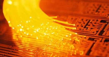 Déploiement imminent de la commercialisation de l’offre fibre Free sur les réseaux d’initiative publique de la Manche et du Vaucluse