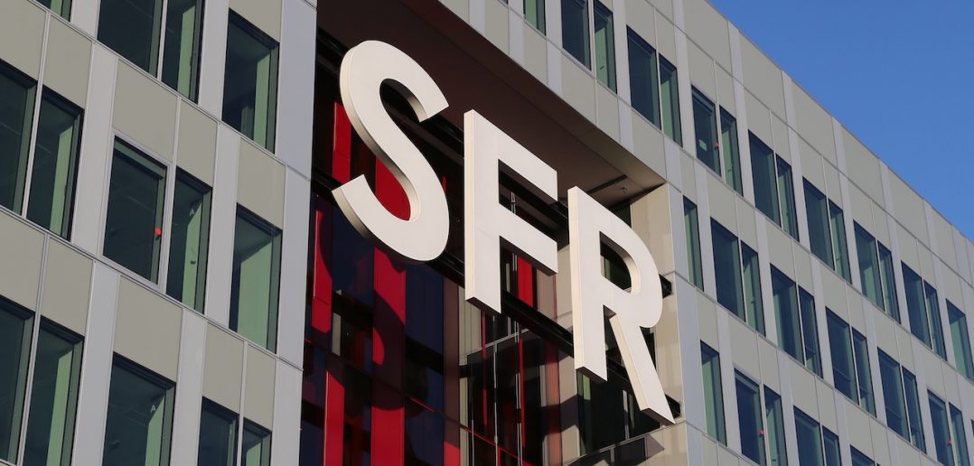 https://www.freenews.fr/wp-content/uploads/2016/08/SFR-Group-Groupe-Logo-Campus-Siege-social-Saint-Denis-1078x516.jpg