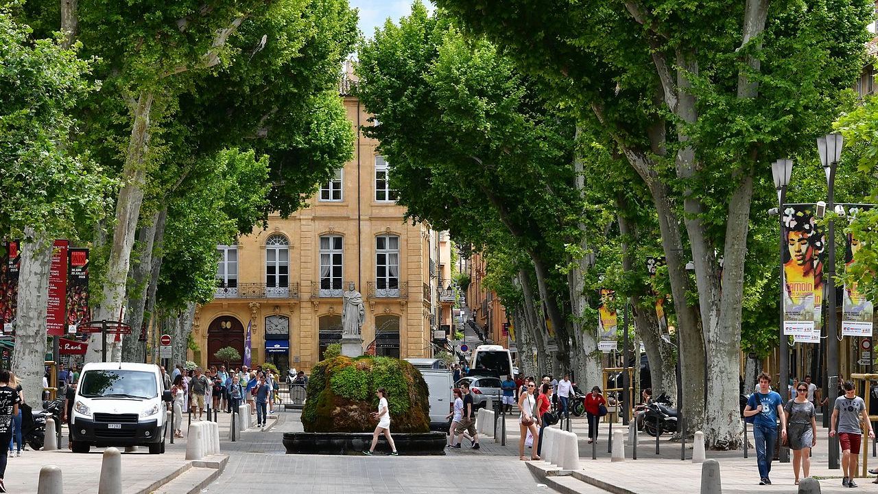 Bientôt un Free Center à AixenProvence, Free recrute