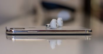 airpod-i-phone-apple