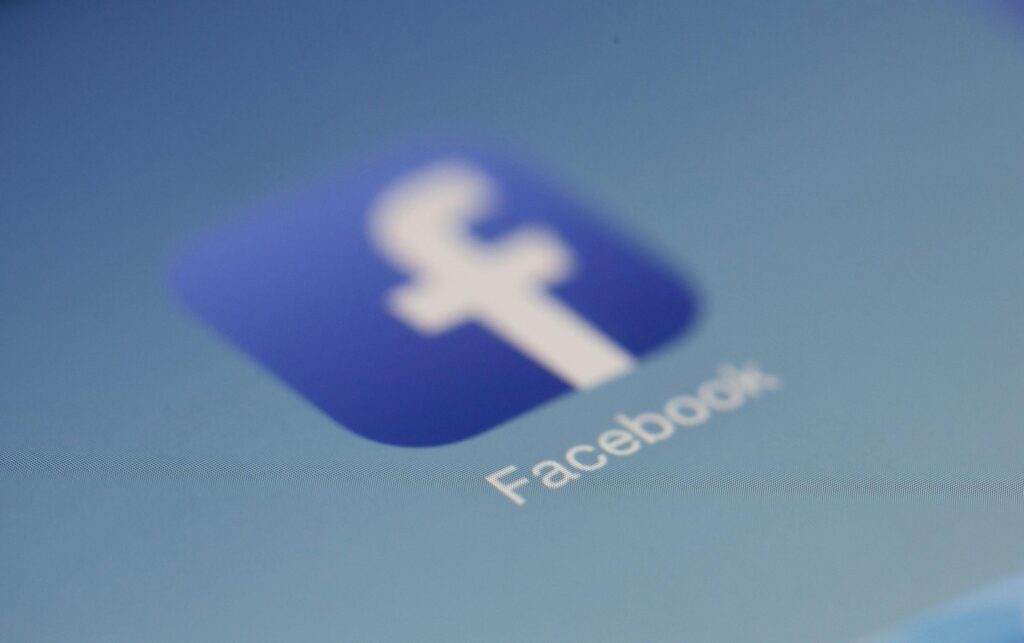 balise alt = Facebook Reels vidéos verticales
